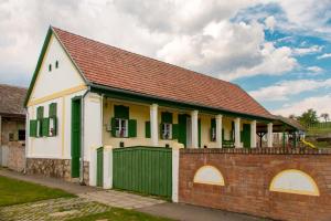 Gallery image of Hauszmann Vendégház in Palotabozsok +7 photos