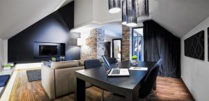 Telewizja i/lub zestaw kina domowego w obiekcie Hotel Remes