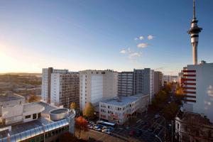 Nespecifikovaný výhled na destinaci Auckland nebo výhled na město při pohledu z aparthotelu