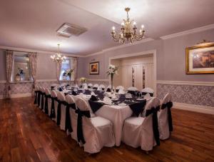 Gallery image of Castle Arch Hotel in Trim