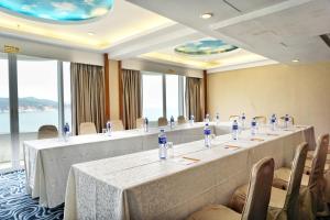 Zona business o sala conferenze di Warwick Hotel Cheung Chau