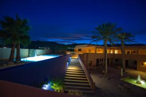 Bazén v ubytování Hotel de Naturaleza Rodalquilar & Spa Cabo de Gata nebo v jeho okolí
