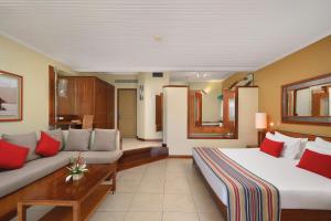 Кровать или кровати в номере Shandrani Beachcomber Resort & Spa