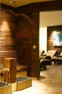 A seating area at Hotel Maximilian
