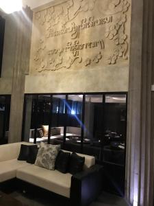 A seating area at Anshel Hotel Seminyak