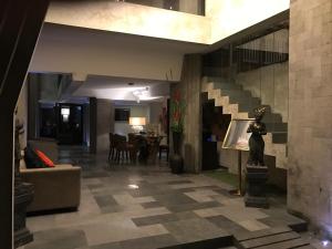 A seating area at Anshel Hotel Seminyak