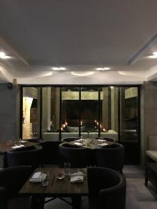 A restaurant or other place to eat at Anshel Hotel Seminyak