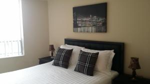 Gallery image of Executive Furnished Properties - Square One Mississauga in Mississauga