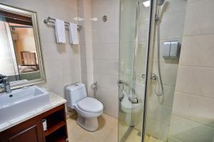 Koupelna v ubytování Arirang Hotel
