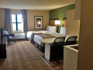 Posteľ alebo postele v izbe v ubytovaní Extended Stay America Suites - Rochester - Henrietta
