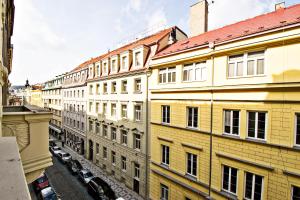 プラハにあるRuterra By Golden Lady's 3BDR Loftのギャラリーの写真