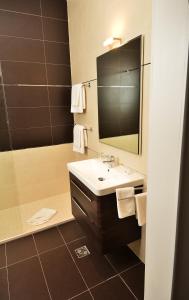 Celenga Apartments with free offsite parking tesisinde bir banyo