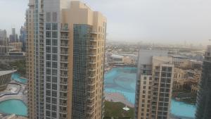 Imagen de la galería de Downtown Apartments with Fountain and Burj Khalifa View, en Dubái