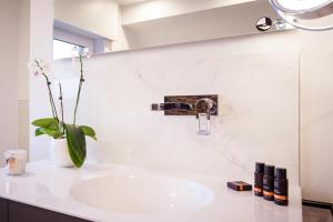 Bilik mandi di Sable d'O -Vlak aan de zee- +28 gambar