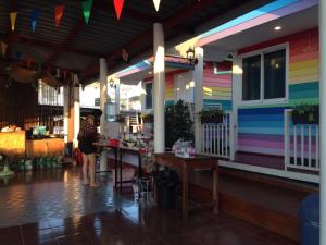 Restaurace v ubytování Se'sun Amphawa