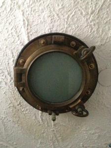 an old fashioned tv on a ceiling at il Magàn - Cinque Terre in Corniglia