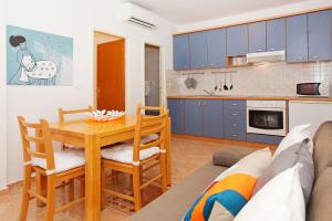 Kuchyň nebo kuchyňský kout v ubytování Apartments Villa Adria Bol
