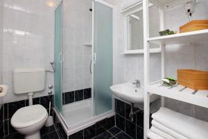 Koupelna v ubytování Apartments Villa Adria Bol