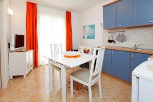 Kuchyň nebo kuchyňský kout v ubytování Apartments Villa Adria Bol
