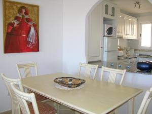 Kuchnia lub aneks kuchenny w obiekcie Ribera Beach 3 - 1208