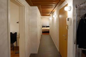 Katil dua tingkat atau katil-katil dua tingkat dalam bilik di Switzerland Iseltwald Apartment