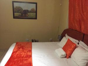 Φωτογραφία από το άλμπουμ του Overflow Guest House σε Γκαμπορόνε