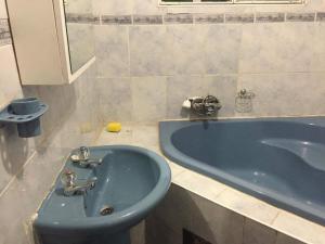 Φωτογραφία από το άλμπουμ του Overflow Guest House σε Γκαμπορόνε