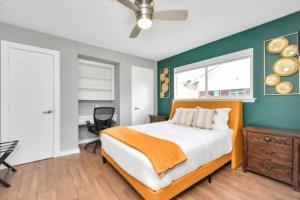 Pool Getaway Near NASA Sleeps 13 King Bed, Friendswood (updated prices ...