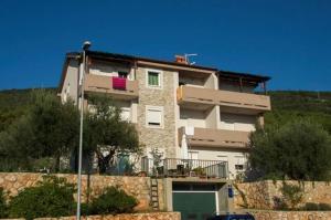Gallery image of Apartments Pongrac in Cres