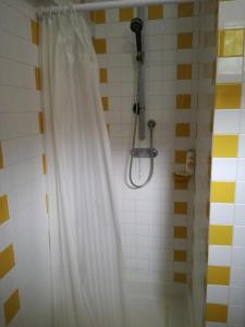 A bathroom at Olivo apartment with sea view