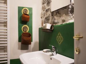Bathroom sa B&B Contrada Lunga