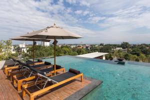 Kolam renang di atau dekat dengan Anantara Chiang Mai Serviced Suites