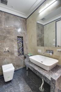 Ένα μπάνιο στο Red Carlton