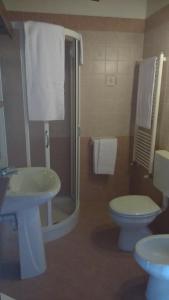 A bathroom at Villa Asiola