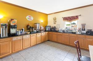 Gallery image of Super 8 by Wyndham Big Rapids in Big Rapids