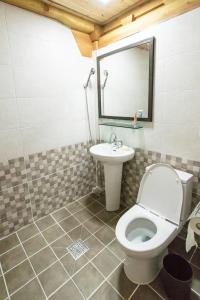 Kylpyhuone majoituspaikassa Siwoowadang