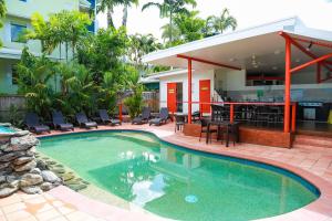 Kolam renang di atau di dekat Port Douglas Motel