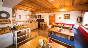 Kuchyň nebo kuchyňský kout v ubytování Das kleine Bio Hotel Tiefenbach
