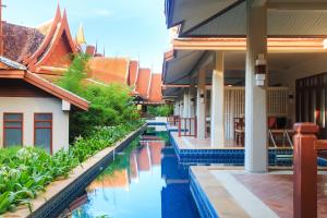 Bazén v ubytování Samui Buri Beach Resort nebo v jeho okolí