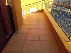 Ein Balkon oder eine Terrasse in der Unterkunft Property Direct Posidon Court
