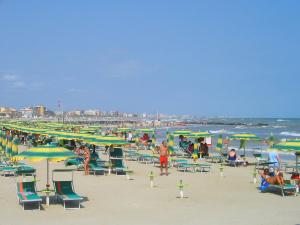A beach at or near a panziókat