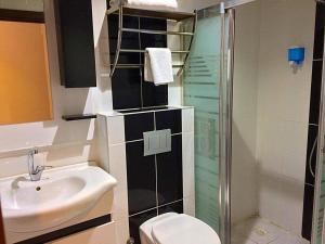 Koupelna v ubytování Grand Ezel Hotel