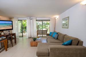 Gallery image of Above the Sea in &lsquo;En Hod