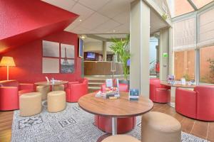 Kuchyň nebo kuchyňský kout v ubytování Campanile Paris Ouest - Nanterre - La Défense