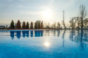 Bazén v ubytování Hotel Drinska lasta nebo v jeho okolí