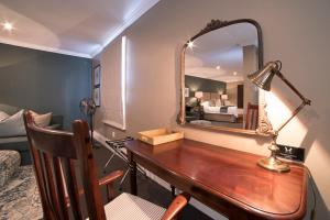 The Milner by The Oyster Collection的休息区