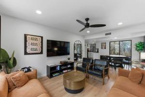 Austin Hideaway 3BR Home with Private Backyard, Austin (updated prices ...