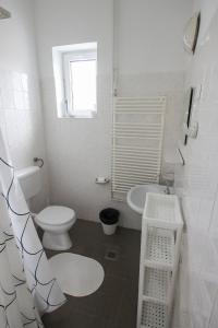 Kúpeľňa v ubytovaní Gyevitur Apartman + 1 fotografia