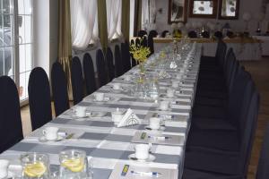 Restauracja lub miejsce do jedzenia w obiekcie Acwador