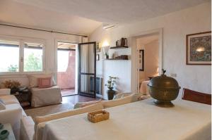 Ruang duduk di Bilocale Cala Ruja- Costa Smeralda